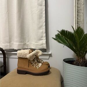 Tommy Hilfiger Tan Ankle Boots with Cream Fur